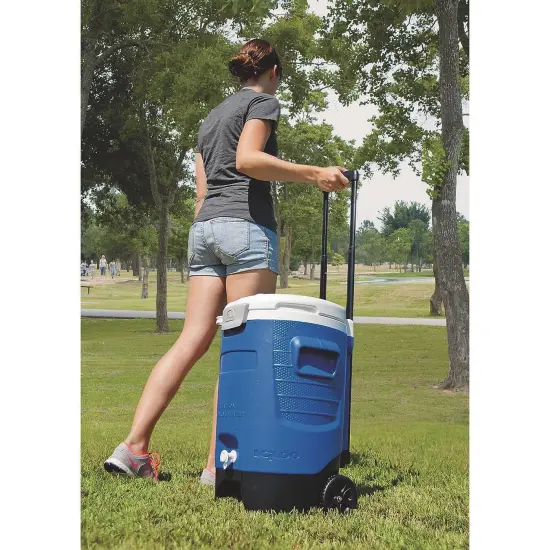 Igloo&reg; 5-Gallon Sport Mobile Water Cooler {3}