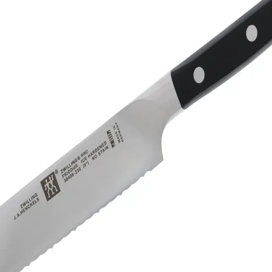 ZWILLING Pro 9-inch Z15 Bread Knife {3}