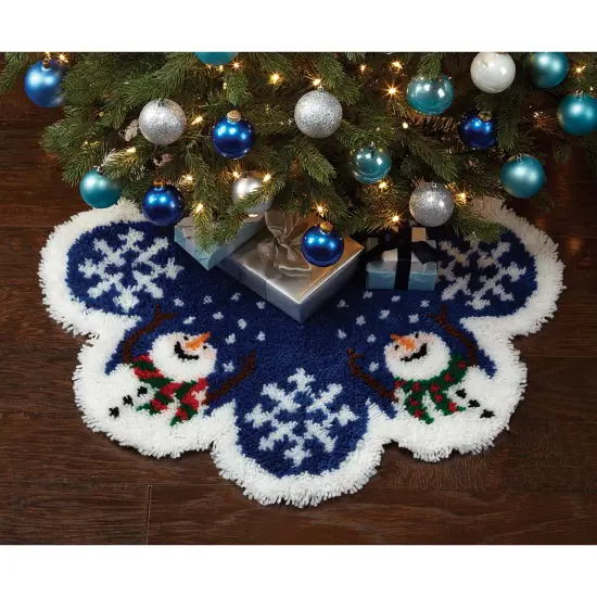 HerrschnersSnow Happy Tree Skirt Latch Hook Kit Multi {1}