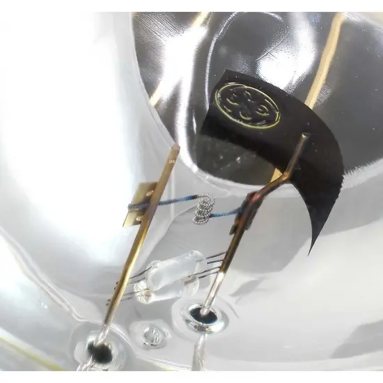 GE 40578 4559 - 600W 28V PAR64 G53 Very Narrow Spot Aircraft Landing Bulb {4}