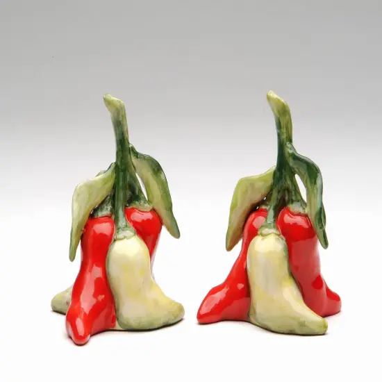 Hand Painted Ceramic Chili Salt & Pepper Shakers, Home D&eacute;cor, Gift for Her, Gift for Mom, Kitchen D&eacute;cor, Farmhouse D&eacute;cor, Mexican Decor {4}