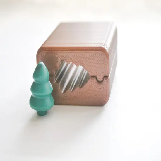 Christmas Tree Bead Roller by Hello Cutters {2}