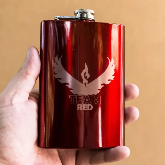 8oz RED Team Red Flask {3}