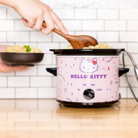 Uncanny Brands Hello Kitty 2 QT Slow Cooker {3}
