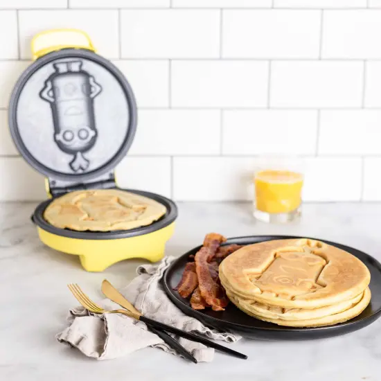Uncanny Brands Minions Kevin Pancake Maker {4}
