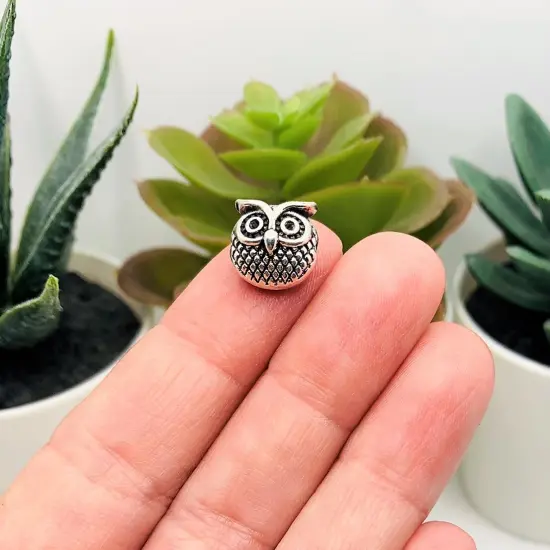 4, 20 or 50 Pieces: Antique Silver Owl Spacer Beads, 11x11mm - Double Sided {3}