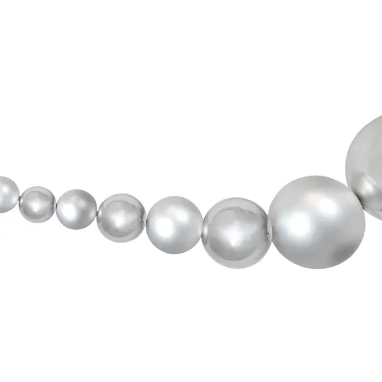 Northlight 6' Silver Shiny and Matte Shatterproof Ball Christmas Swag {3}