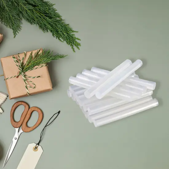 Darice 20-Piece White Dual Temperature Formulated Glue Sticks - 4" x 7/16" {4}