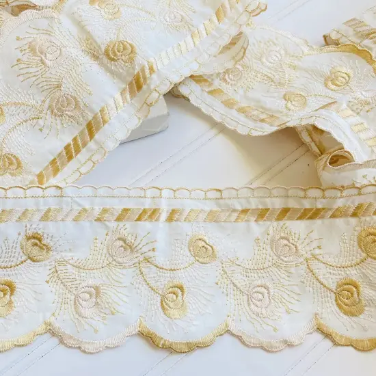 Kitcheniva 4" Wide Beige & Off White Floral Embroidered Cotton {1}