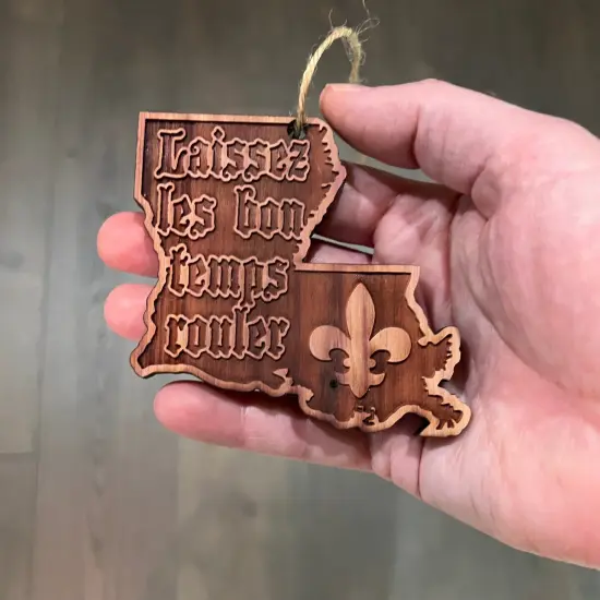Laissez les Bon Temps Rouler - Cedar Ornament {4}