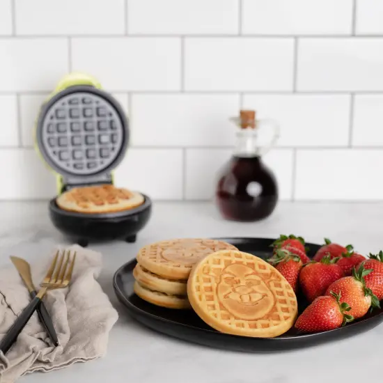 Uncanny Brands Shrek Mini Waffle Maker {3}