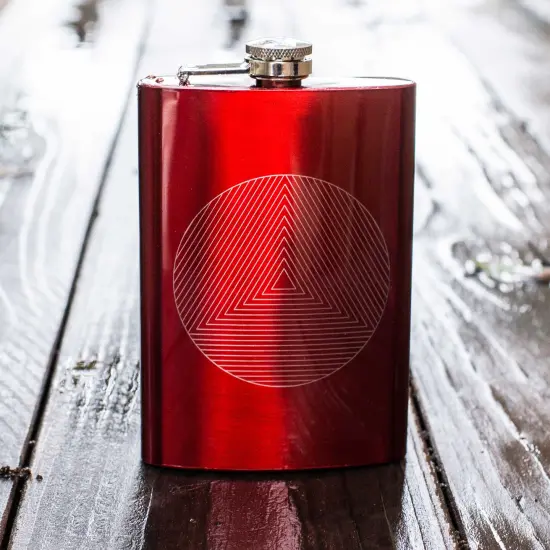 8oz RED Circle Triangle Design Flask {2}