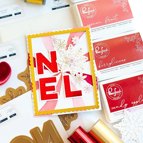 Pinkfresh Studio Die-Snowflakes Background {4}