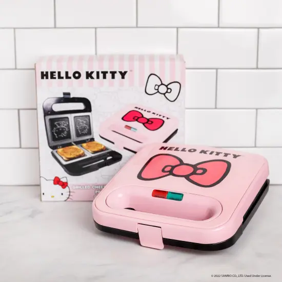 Uncanny Brands Hello Kitty Pink Grilled Cheese Maker {4}