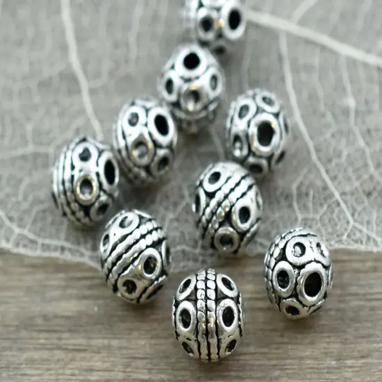 *50* 8mm Antique Silver Round Beads {4}