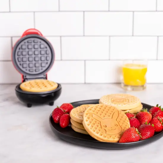 Uncanny Brands Pokemon Pikachu Mini Waffle Maker {3}