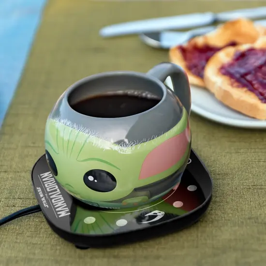 Uncanny Brands Star Wars Mandalorian Grogu Mug Warmer with Molded Mug {1}