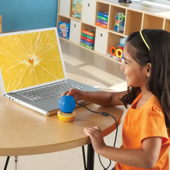 Zoomy&trade; 2.0 Handheld Digital Microscope - Blue {3}