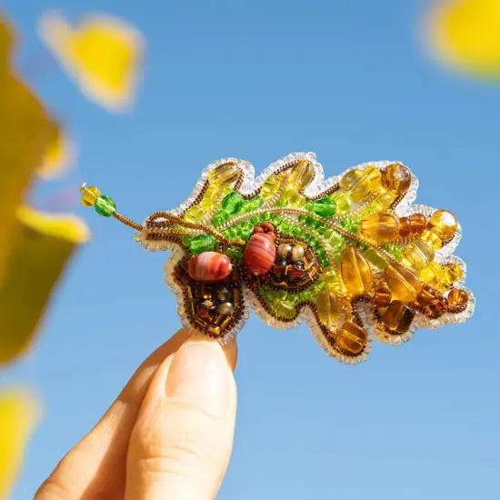 Beadwork kit for creating brooch Crystal Art Oak Leaf BP-334C {2}