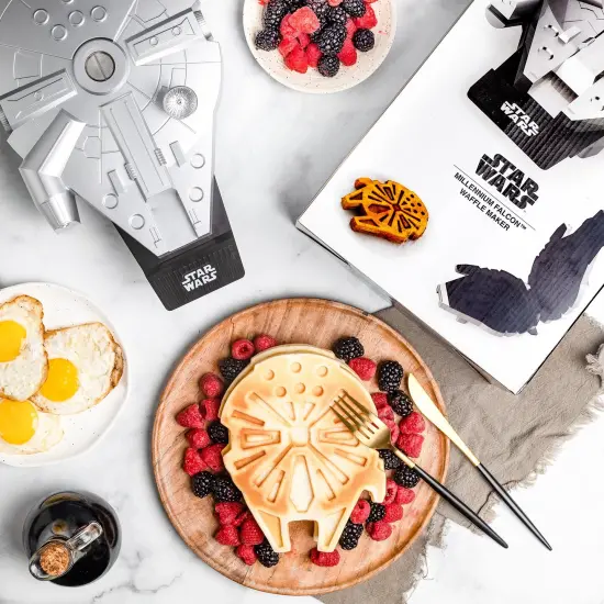 Uncanny Brands Star Wars Deluxe Millennium Falcon Waffle Maker {2}