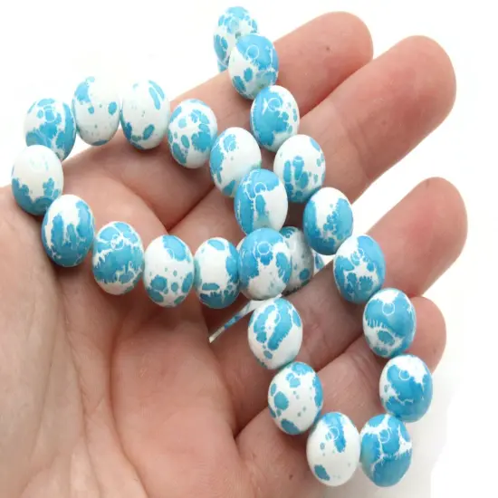 40 10mm White with Sky Blue Splatter Paint Smooth Round Glass Beads {2}