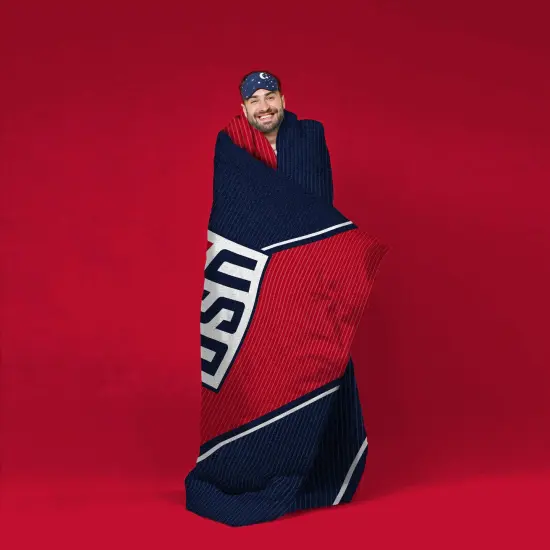 Sleep Squad US Soccer Federation Logo 60&rdquo; x 80&rdquo; Raschel Plush Throw {5}