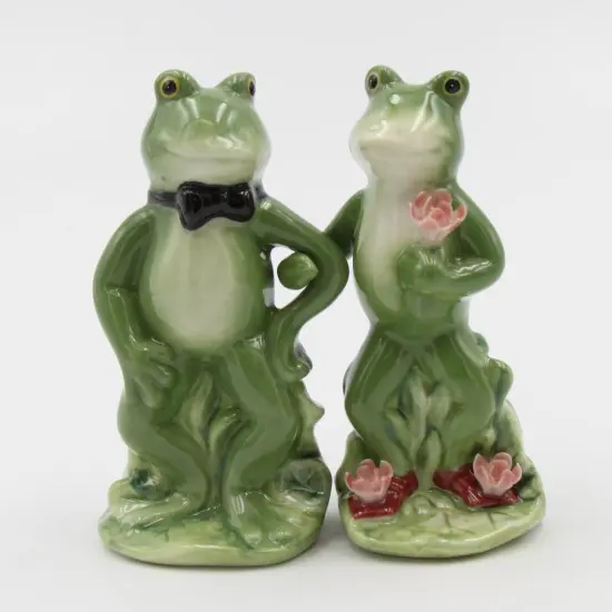 Ceramic Frog Couple Salt & Pepper Shakers, Wedding D&eacute;cor, Wedding Gift, Anniversary D&eacute;cor, Anniversary Gift, Home Decor, Kitchen Decor {3}