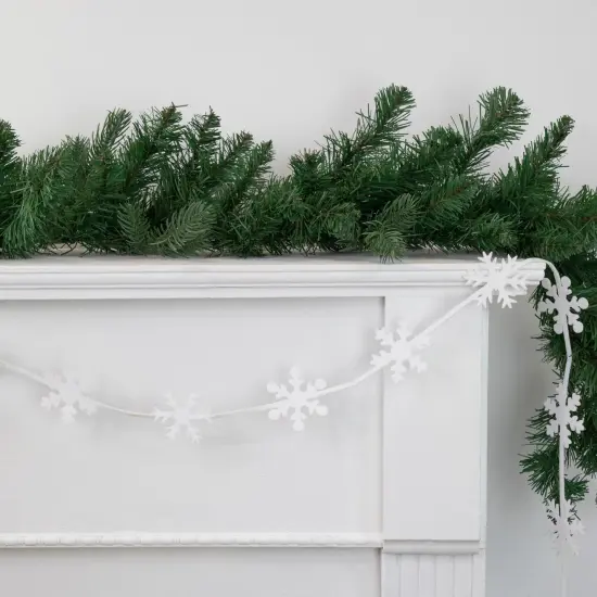 Northlight 4' White Felt Winter Snowflake Garland {3}