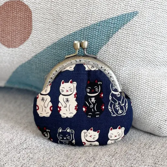 Wrapables Stylish Decorative Coin Purse, Clasp Wallet Navy Fortune Cat {5}