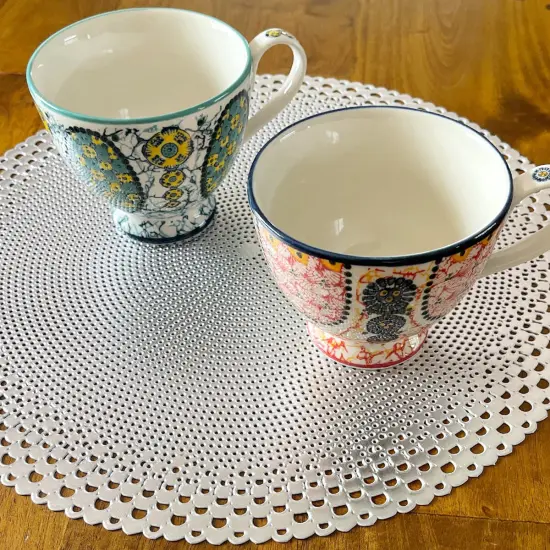 Wrapables Vinyl Metallic Colored Placemats for Weddings, Parties, Special Events (Set of 4), Silver Round Dots {6}