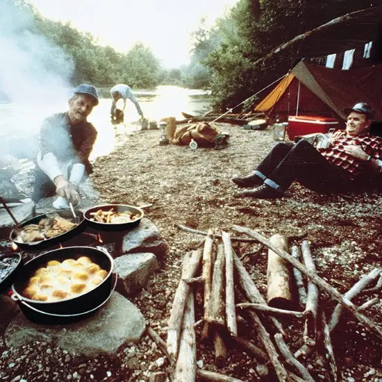 Lodge Boy Scouts of America Cast Iron Camp Dutch Oven, Pre-Seasoned, 6-Quart {4}