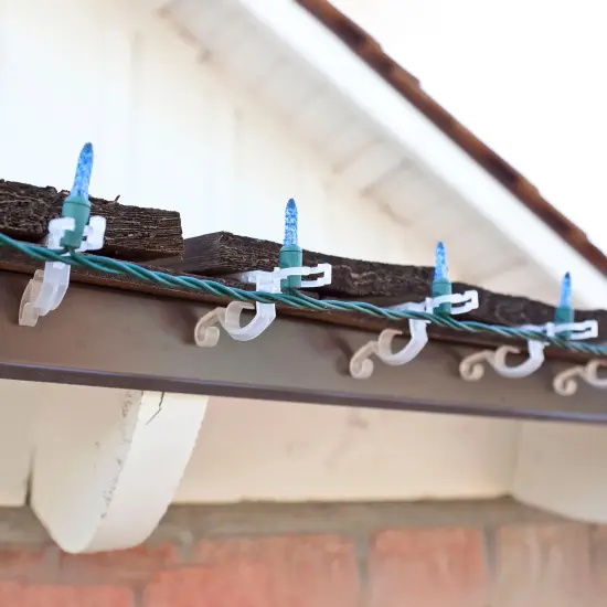 Simple Living Set of 25 Clear Max Pro Anywhere Christmas Light Clips - 4" {5}