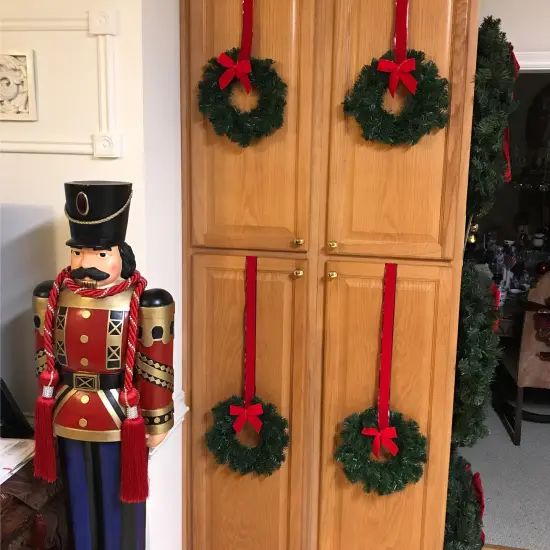 Northlight Deluxe Windsor Pine Artificial Christmas Wreath - 12" - Unlit Green {6}