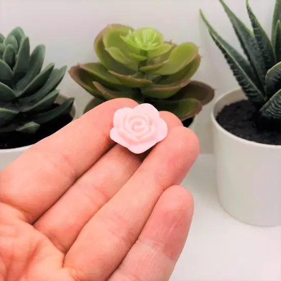 4, 20 or 50 Pieces: Light Pink Chunky Rose Flower Beads {3}