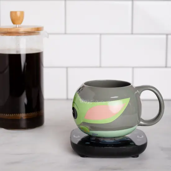Uncanny Brands Star Wars Mandalorian Grogu Mug Warmer with Molded Mug {4}