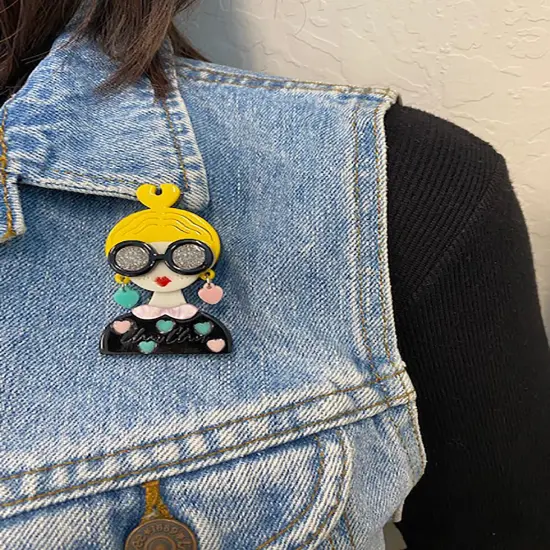 Wrapables Acrylic Fashion Brooch Pin for Sweaters, Coats, Scarves, and Bags, Hearts & Glasses {4}