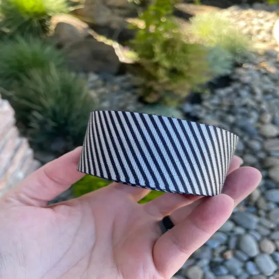 Black and White Diagonal Stripe 1.5&rdquo; Seatbelt Webbing (by the yard) {1}