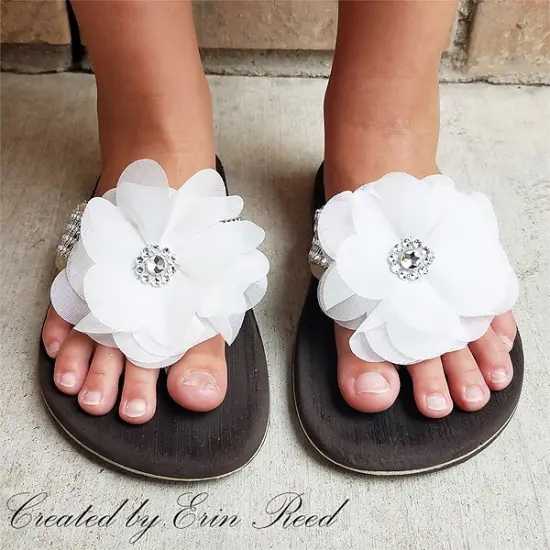 Vanya 1/2" Rhinestone Floral Motifs Chain Trim {2}