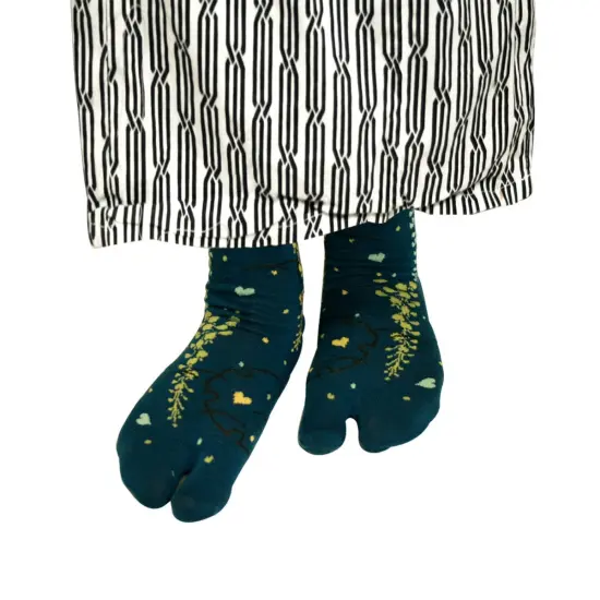 Wrapables Tabi Flip-Flop Socks (Set of 3), Romantic Floral, Pink Black, Blue {2}