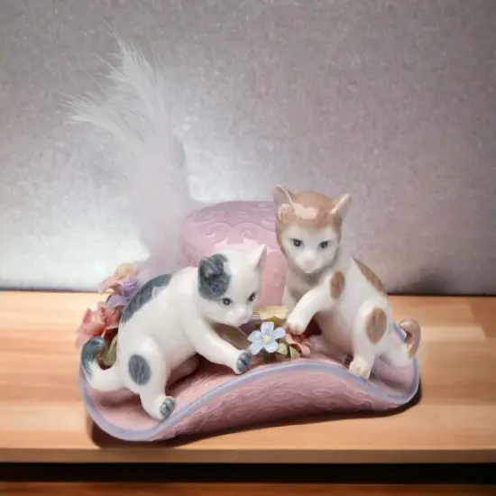 Ceramic Kittens Playing on Hat with Flowers Music Box, Home D&eacute;cor, Gift for Her, Gift for Mom, Kitchen D&eacute;cor, Cat Lovers Gift, Pet Loss Gift {1}