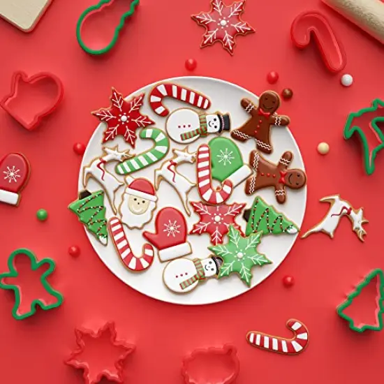 Christmas Cookie cutters Set 8 Pieces, Holiday Cookie Cutters with Comfort Grip, Stainless Steel Baking Cutters Christmas Shapes for Xmas, Gingerbread Man, Snowflakes, Christmas Tree, Santa, etc {5}