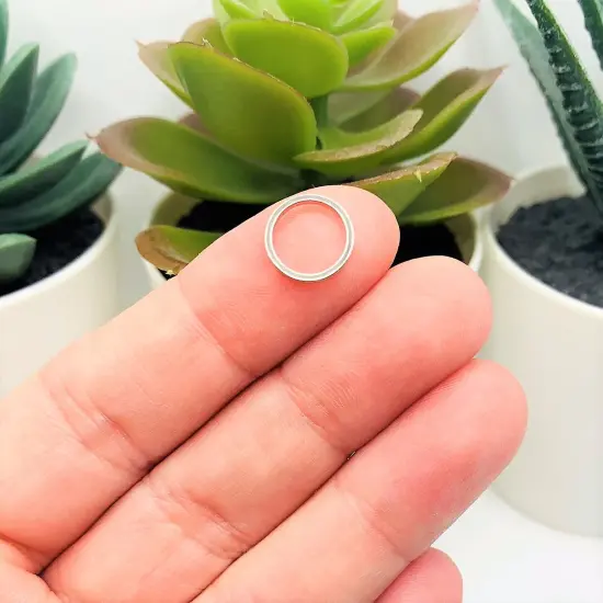 1, 4, 20 or 50 Pieces: 10 mm Antique Silver Closed Jump Ring Connector Charms {3}