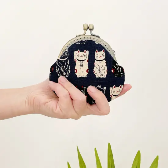 Wrapables Stylish Decorative Coin Purse, Clasp Wallet Red Blossoms {11}