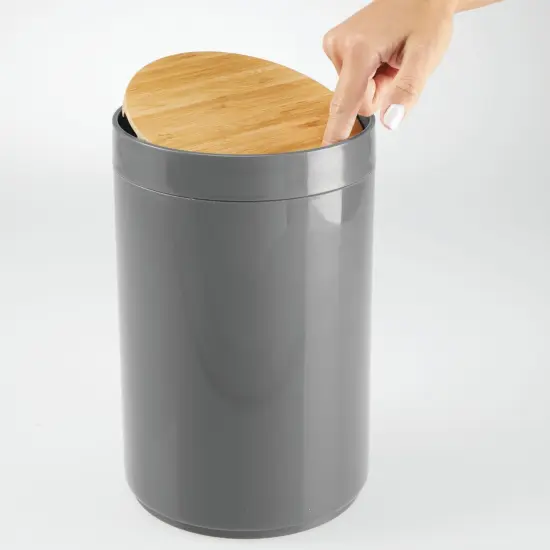 mDesign Plastic Round Trash Can Small with Swing-Close Lid {3}