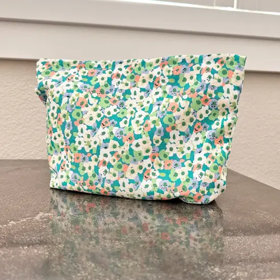 Wrapables Cosmetic Pouch, Makeup and Toiletry Travel Bag, Green Floral {4}