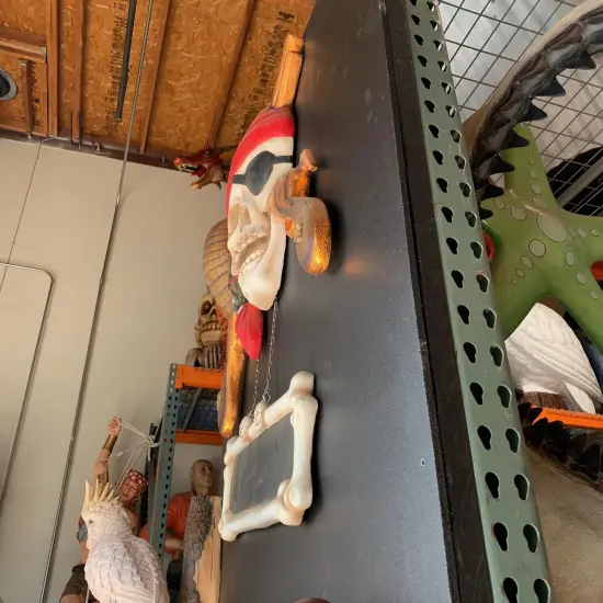 Pirate Skull Gun Sign Statue {4}