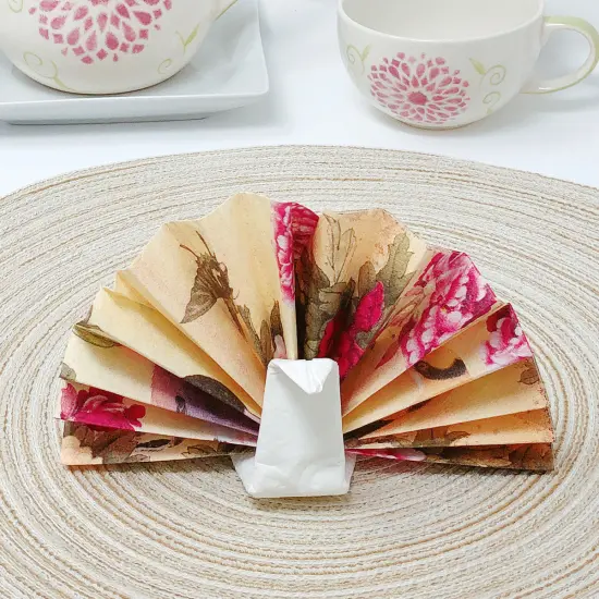 Wrapables&reg; Floral 2 Ply Paper Napkins (40 Count) for Wedding, Dinner Party, Tea Party, Decorative Decoupage Birds Red {2}