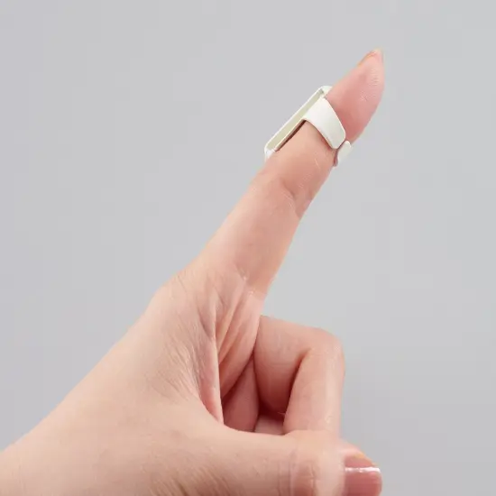 Clover Yarn Guide-Large {3}