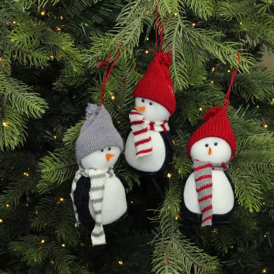 Northlight Plush Penguins with Hats and Matching Scarves Christmas Figures - 6" - Set of 3 Black {3}