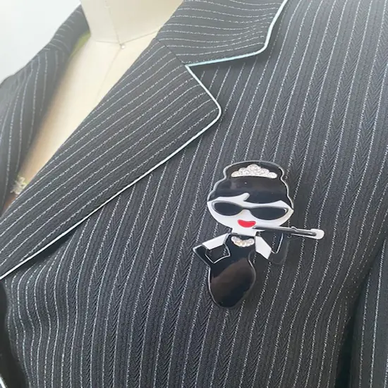 Wrapables Acrylic Fashion Brooch Pin for Sweaters, Coats, Scarves, and Bags, Classy {4}